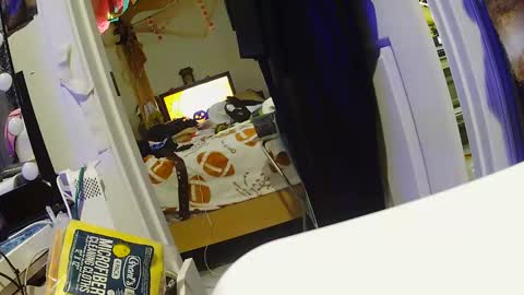 Snapshot of vegasmd chatting on 10-23-25, 02:11 vegasmd online show from 10-23-25, 02:11