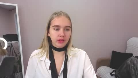 Snapshot of vel1ka chatting on 12-22-25, 10:23 Barbara online show from 12-22-25, 10:23