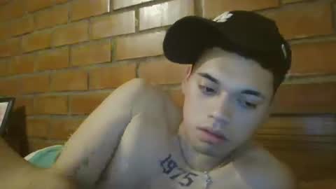 Snapshot of velasmanu1 chatting on 10-24-25, 12:19 velasmanu1 online show from 10-24-25, 12:19