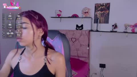 Snapshot of velinahoneyy chatting on 05-28-26, 12:13 velinahoneyy online show from 05-28-26, 12:13