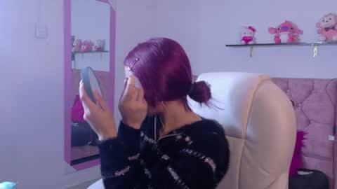 Snapshot of velinahoneyy chatting on 05-29-26, 12:47 velinahoneyy online show from 05-29-26, 12:47