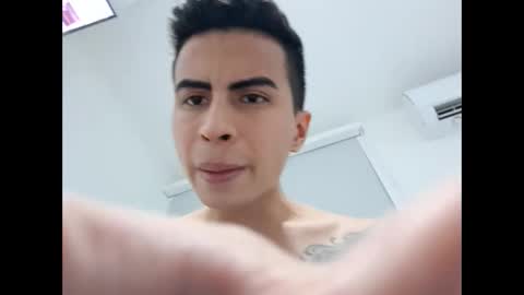 Snapshot of velk_hot1 chatting on 01-11-25, 11:02 velk_hot1 online show from 01-11-25, 11:02