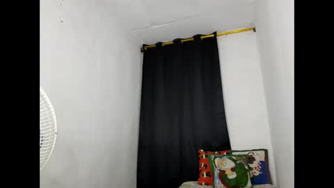 Snapshot of velk_hot1 chatting on 01-17-25, 12:10 velk_hot1 online show from 01-17-25, 12:10