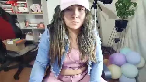 Im VelaI will be Christmas and New Year with my family December 22 to January 13 I will miss you guys. online show from 11-03-25, 02:24