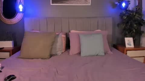 veluna_ online show from 06-30-26, 11:11