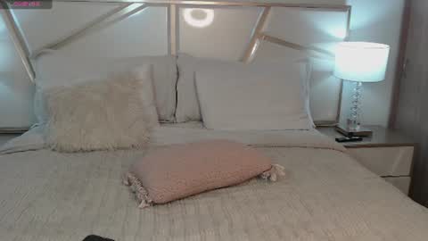 veluna_ online show from 07-21-26, 12:29