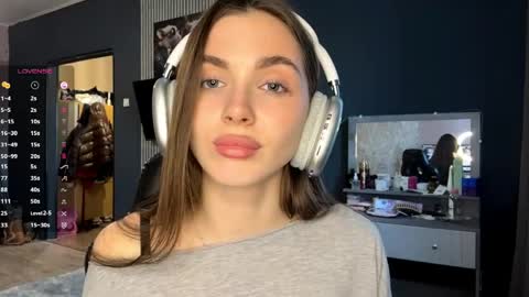 Nia online show from 03-29-26, 03:01