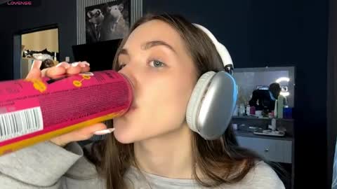 Nia online show from 03-30-26, 03:13