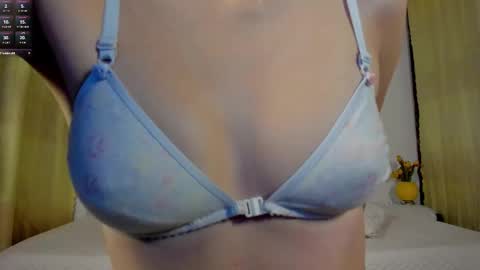 Snapshot of velvet_00 chatting on 02-05-26, 08:08 velvet_00 online show from 02-05-26, 08:08