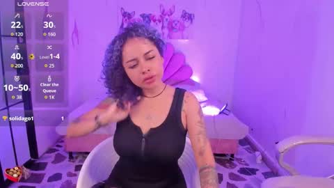 Snapshot of velvet_ari chatting on 12-05-25, 05:05 Velvet online show from 12-05-25, 05:05