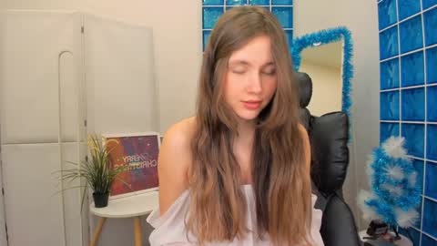 velvet_cherry online show from 12-18-24, 01:34