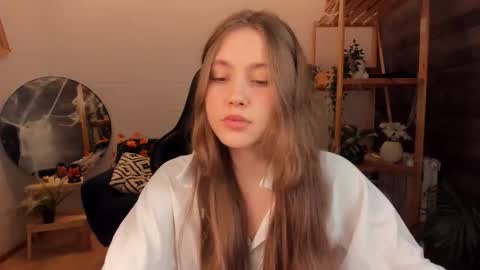 velvet_cherry online show from 10-26-25, 03:29