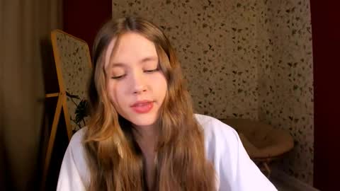 velvet_cherry online show from 12-18-25, 08:26