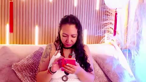 Snapshot of velvet_curly chatting on 05-09-26, 11:59 Emma Curly online show from 05-09-26, 11:59
