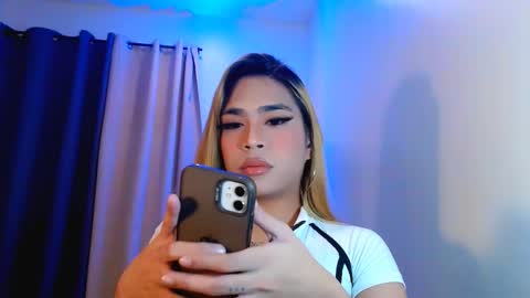 velvet_delux69 online show from 11-03-25, 12:39