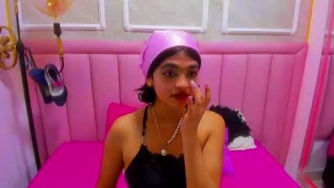 velvet_giirll online show from 06-26-26, 06:23