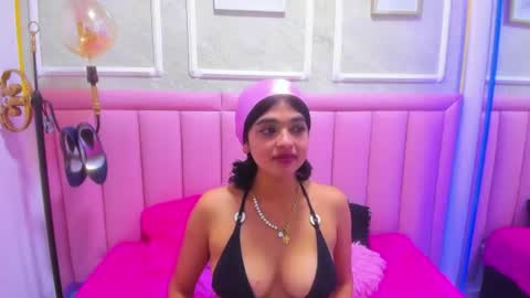 velvet_giirll online show from 07-08-26, 01:04