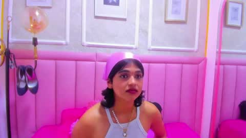 velvet_giirll online show from 07-09-26, 02:54