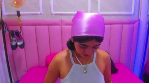 velvet_giirll online show from 07-10-26, 03:00