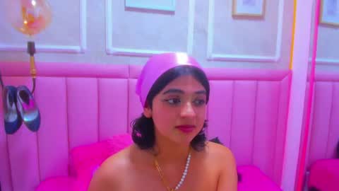 velvet_giirll online show from 07-11-26, 03:09