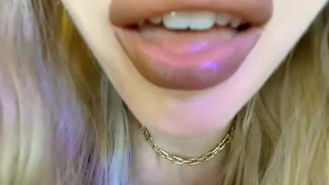 Uma online show from 05-13-26, 08:27