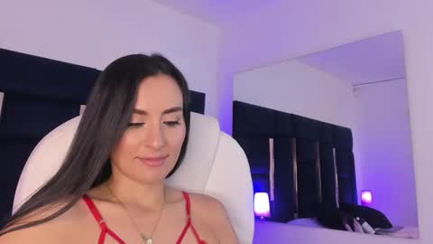 Snapshot of velvetlunaa chatting on 04-28-26, 01:49 Velvet online show from 04-28-26, 01:49