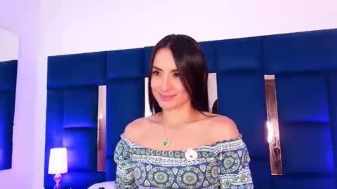 Snapshot of velvetlunaa chatting on 05-16-26, 01:54 Velvet online show from 05-16-26, 01:54