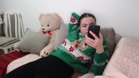 velvetmoon123 online show from 12-15-25, 10:03