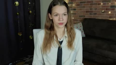 Snapshot of velvetrisque chatting on 01-09-26, 06:27 Kelly online show from 01-09-26, 06:27