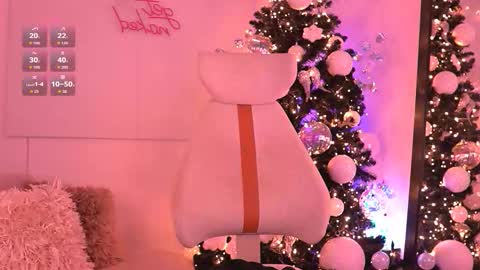 Snapshot of velvetsinx chatting on 12-04-25, 10:51 Velvet online show from 12-04-25, 10:51