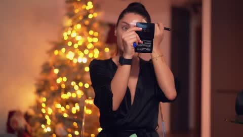 Snapshot of velvettangel chatting on 12-10-24, 10:38 Adalline online show from 12-10-24, 10:38