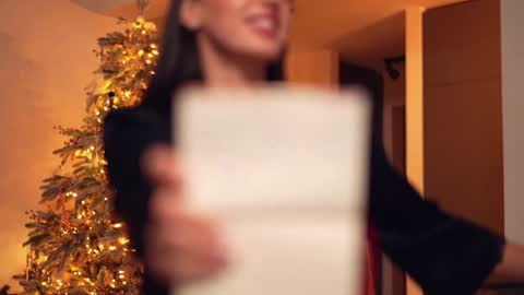 Snapshot of velvettangel chatting on 12-12-24, 07:48 Adalline online show from 12-12-24, 07:48