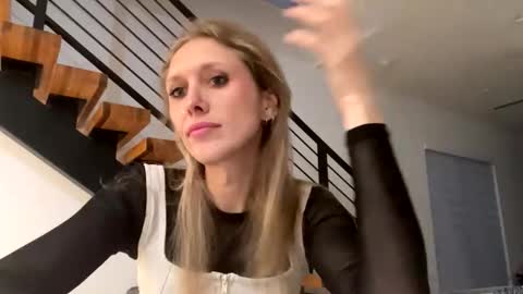 Snapshot of velvettgirl chatting on 01-09-26, 11:57 VelvetTGirl online show from 01-09-26, 11:57