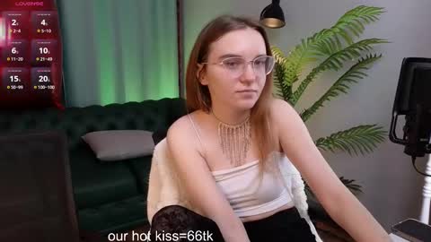 CLEOshort hair  TIna long hair  online show from 02-26-25, 05:39