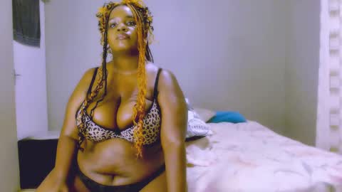 velvetychocolate1 online show from 01-08-25, 01:53