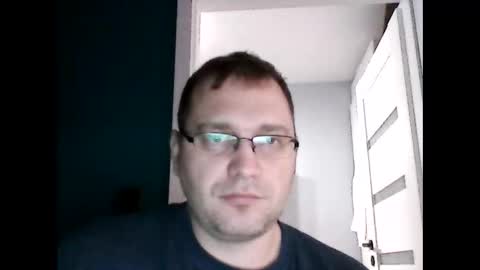 Snapshot of vendi1 chatting on 12-16-25, 04:01 vendi1 online show from 12-16-25, 04:01