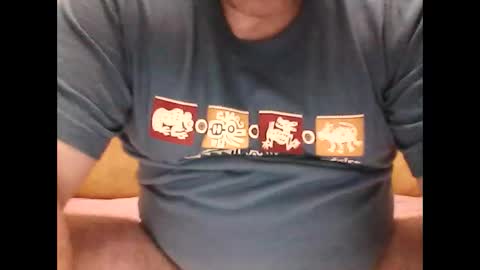 Snapshot of vendi1 chatting on 12-17-25, 04:02 vendi1 online show from 12-17-25, 04:02