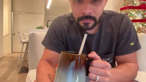 Snapshot of vendickx chatting on 12-04-25, 03:10 vendickx online show from 12-04-25, 03:10