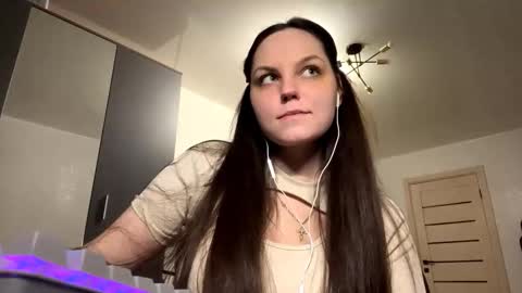 Snapshot of venessapust chatting on 03-13-26, 08:37 Emily online show from 03-13-26, 08:37