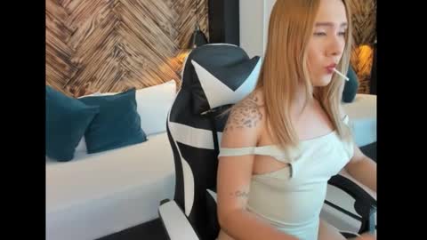 Snapshot of vennus_black_ chatting on 11-05-25, 07:25 V E N U S online show from 11-05-25, 07:25