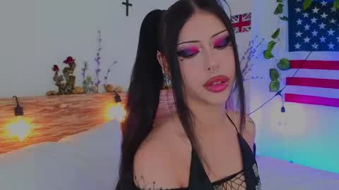 Snapshot of venomeowww_ chatting on 05-11-26, 08:20 Vivian online show from 05-11-26, 08:20