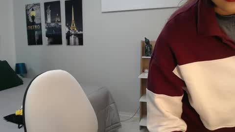 Snapshot of venus_steffen chatting on 09-13-25, 12:27 Mia online show from 09-13-25, 12:27