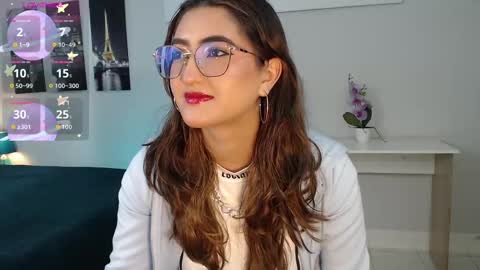 Snapshot of venus_steffen chatting on 09-20-25, 12:28 Mia online show from 09-20-25, 12:28