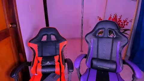 venus_velvet online show from 10-04-25, 07:17