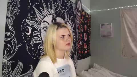 Miss Venus online show from 09-29-25, 09:41