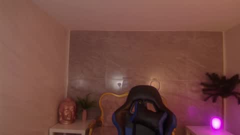 Snapshot of venuss09_s chatting on 09-13-25, 03:23 venuss online show from 09-13-25, 03:23