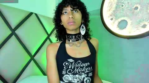 Snapshot of venuss_03 chatting on 11-14-25, 03:27 venuss_03 online show from 11-14-25, 03:27