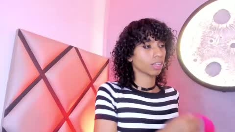 Snapshot of venuss_03 chatting on 11-19-25, 03:28 venuss_03 online show from 11-19-25, 03:28