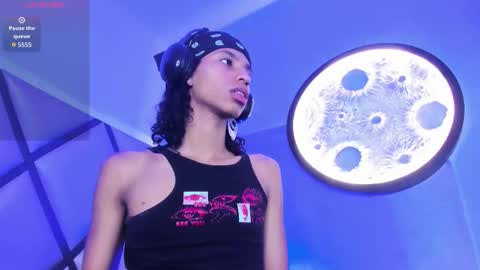 Snapshot of venuss_03 chatting on 11-28-25, 03:53 venuss_03 online show from 11-28-25, 03:53