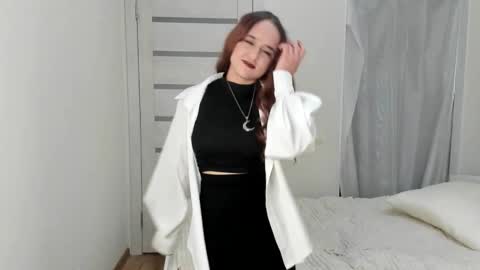 Bella online show from 10-09-25, 05:05